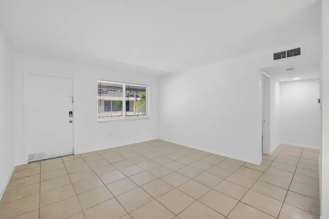 $2,000 | 1821 Middle River Drive, Unit 11, Fort Lauderdale, FL 33305