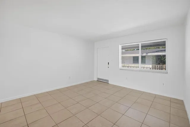 $2,000 | 1821 Middle River Drive, Unit 11, Fort Lauderdale, FL 33305