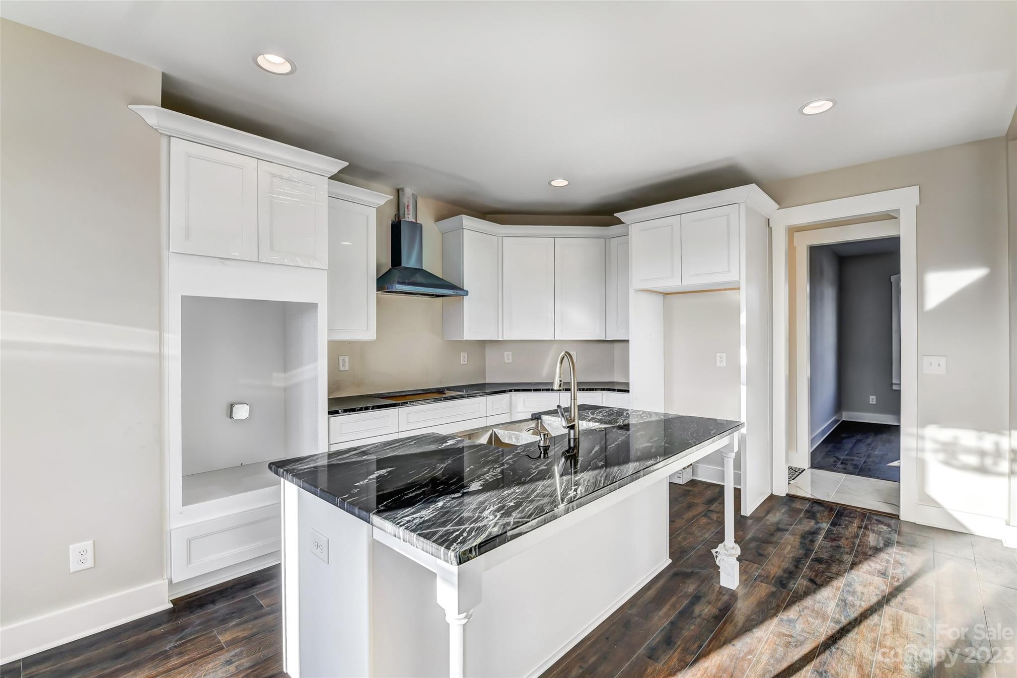 4308 White Tail Lane Midland, NC 28107 - Photo 14 of 37 a kitchen that has a sink and a stove in it