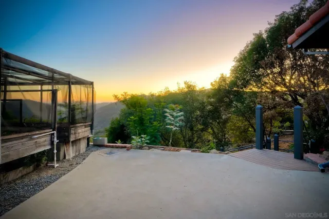 $1,398,000 | 2064 Santa Margarita Drive, Fallbrook, CA 92028