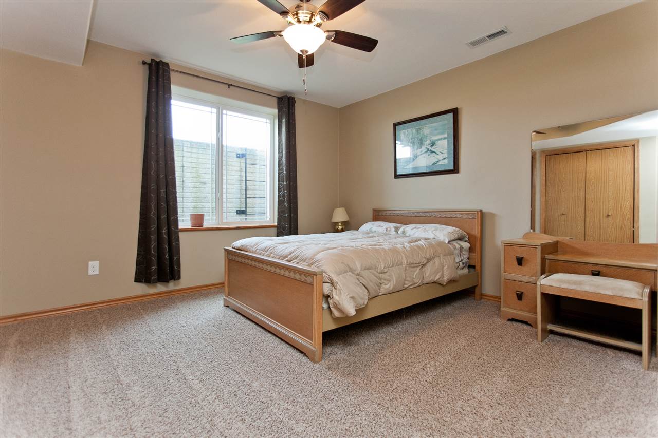 213 Oak Ridge Avenue Hills, IA 52235 - Photo 5 of 7 Gallery Image 5