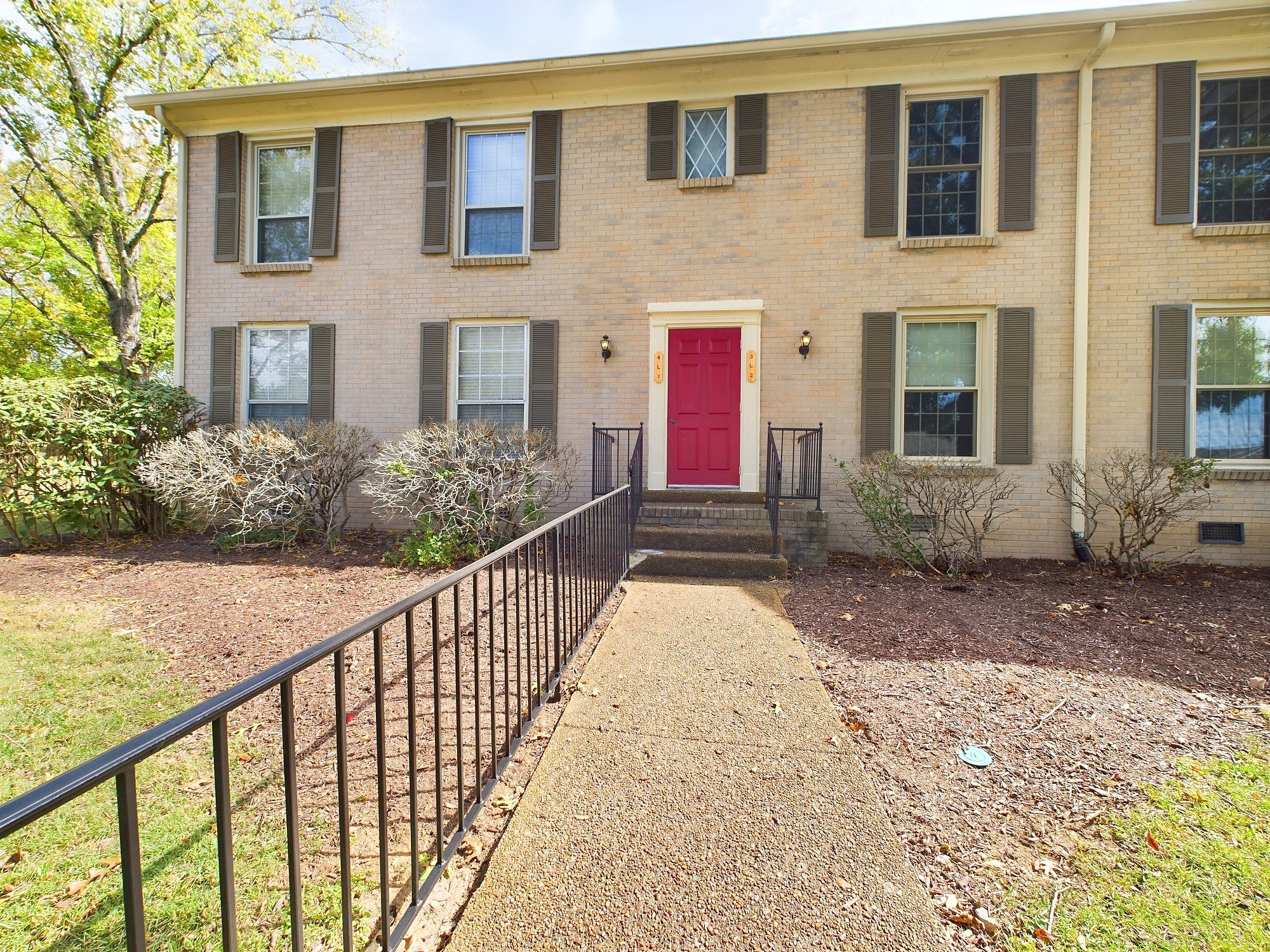 1011 Murfreesboro Road, Unit L4 Franklin, TN 37064 - Photo 1 of 10 Welcome to 1011 Murfreesboro Rd. Unit L-4. Enjoy an inside entrance to your private oasis.