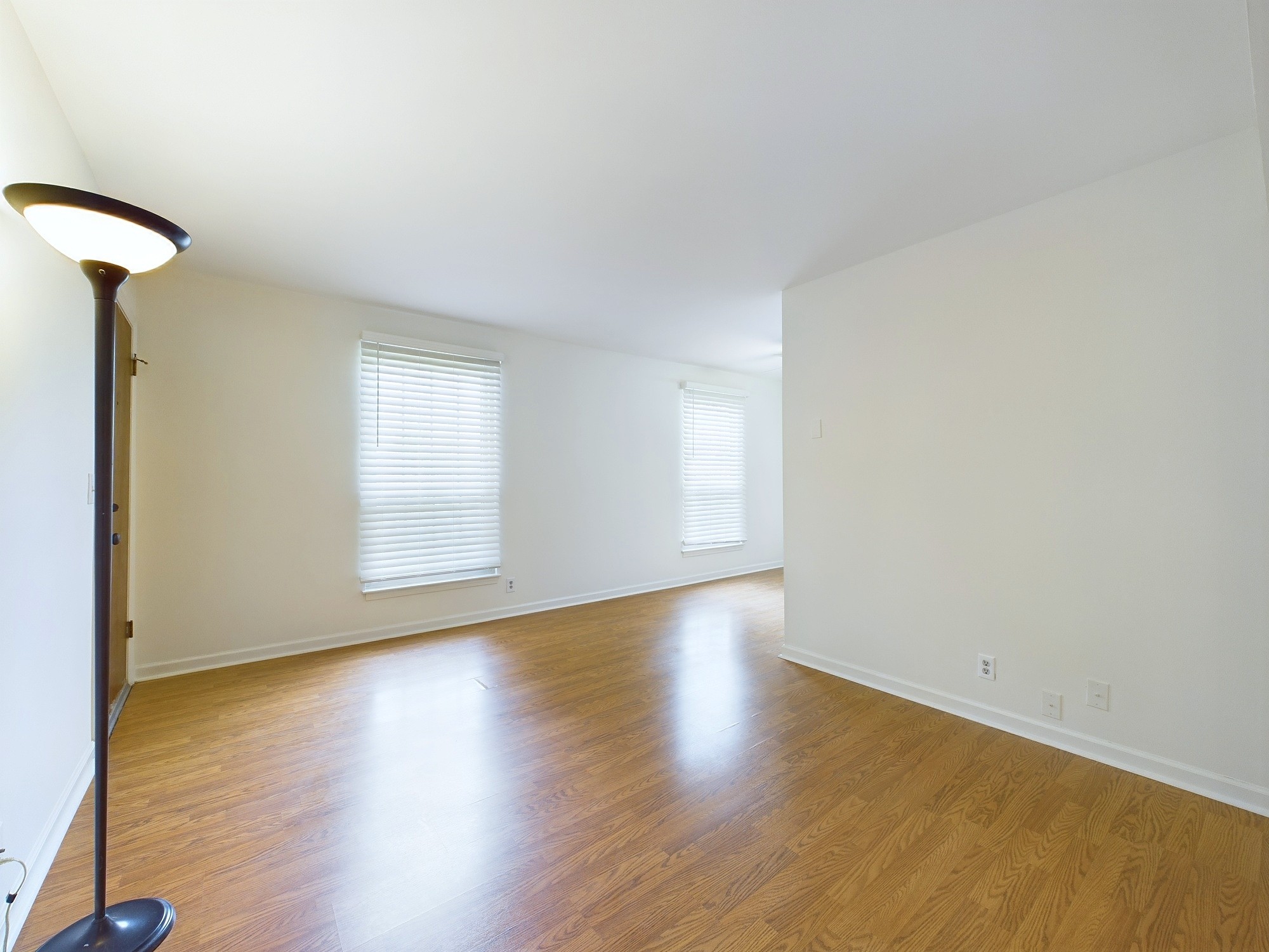 1011 Murfreesboro Road, Unit L4 Franklin, TN 37064 - Photo 7 of 10 Living Room