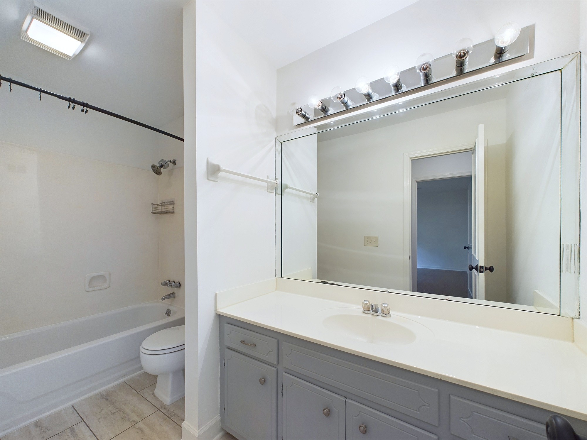 1011 Murfreesboro Road, Unit L4 Franklin, TN 37064 - Photo 9 of 10 Ample lighting in the bathroom