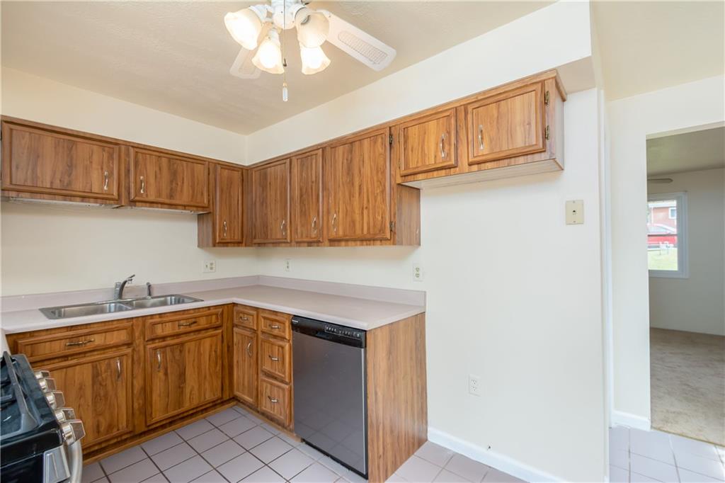 341 Coraopolis Road Coraopolis, PA 15108 - Photo 11 of 25 Gallery Image 11