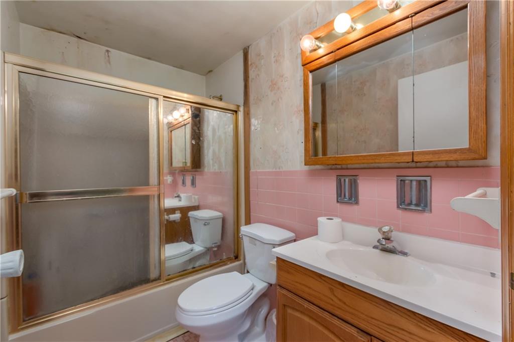 341 Coraopolis Road Coraopolis, PA 15108 - Photo 18 of 25 Gallery Image 18