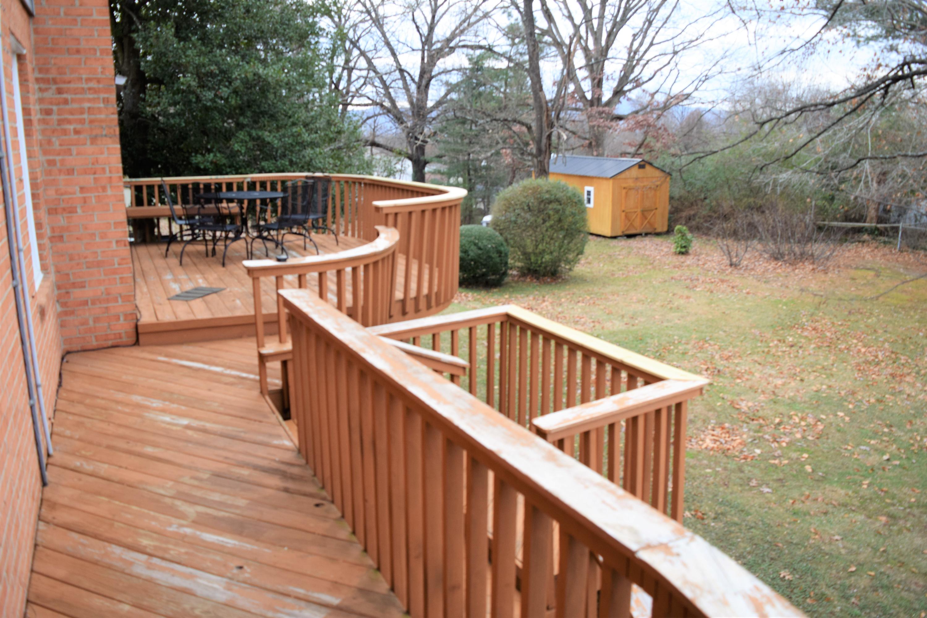 Barnett Deck Picture1