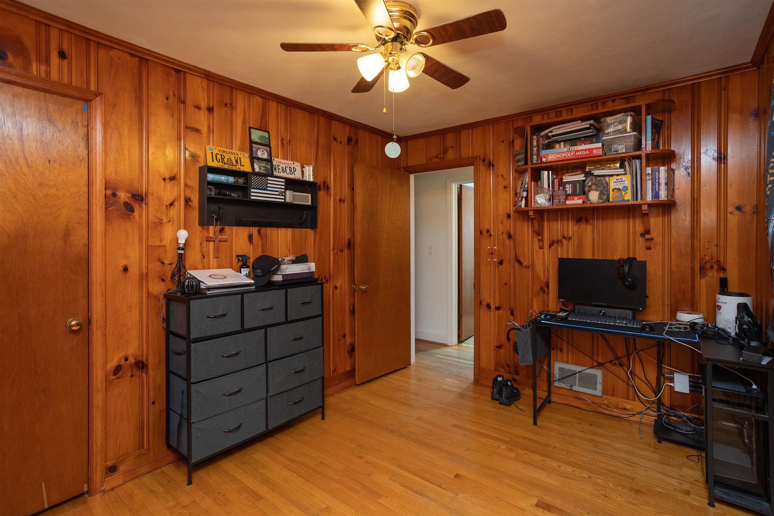 211 George Street Staunton, VA 24401 - Photo 20 of 37 a view of workspace with furniture and wooden floor