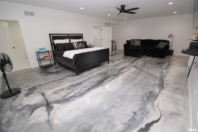 $875,000 | 10703 52nd Street West, Milan, IL 61264