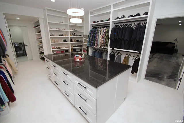 $875,000 | 10703 52nd Street West, Milan, IL 61264