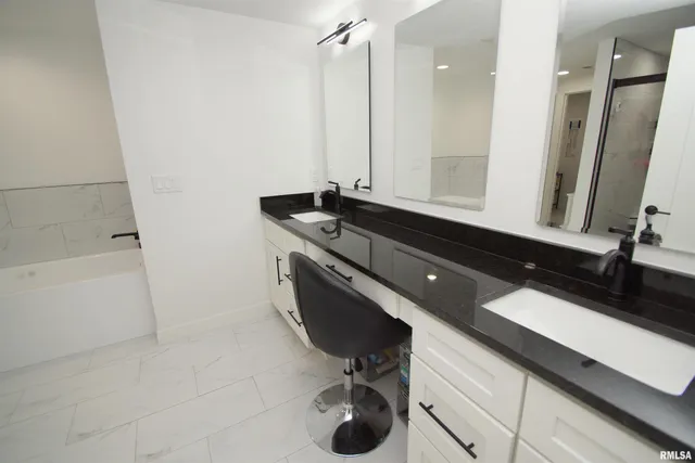 $875,000 | 10703 52nd Street West, Milan, IL 61264