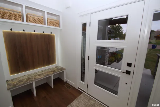 $875,000 | 10703 52nd Street West, Milan, IL 61264