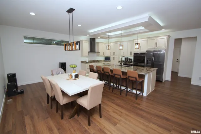 $875,000 | 10703 52nd Street West, Milan, IL 61264