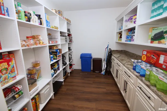 $875,000 | 10703 52nd Street West, Milan, IL 61264