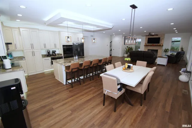 $875,000 | 10703 52nd Street West, Milan, IL 61264