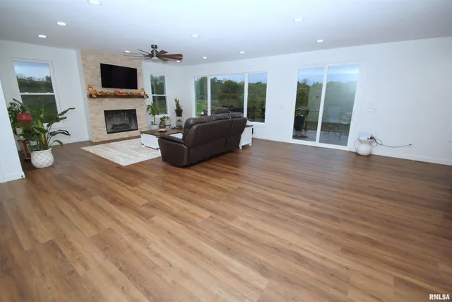 $875,000 | 10703 52nd Street West, Milan, IL 61264