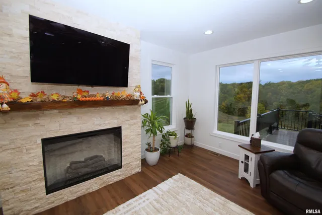 $875,000 | 10703 52nd Street West, Milan, IL 61264