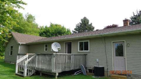 7455 North Fowlerville Road Fowlerville, MI 48836 - Photo 3 of 7 20420188-2.JPG