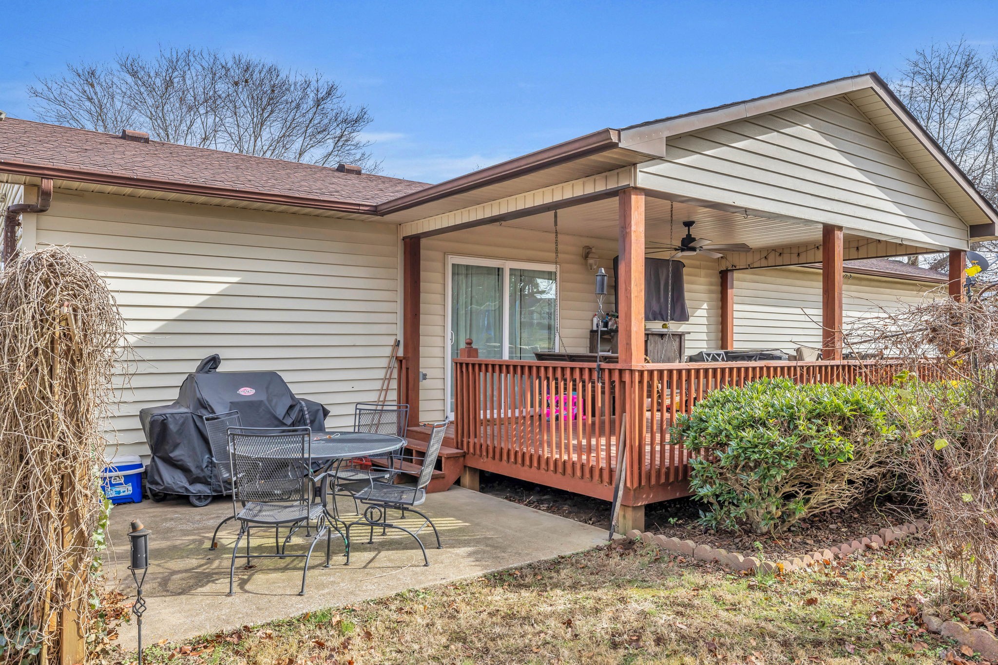403 Mockingbird Drive Mount Pleasant, TN 38474 - Photo 25 of 26 a view of a chair and table in the patio