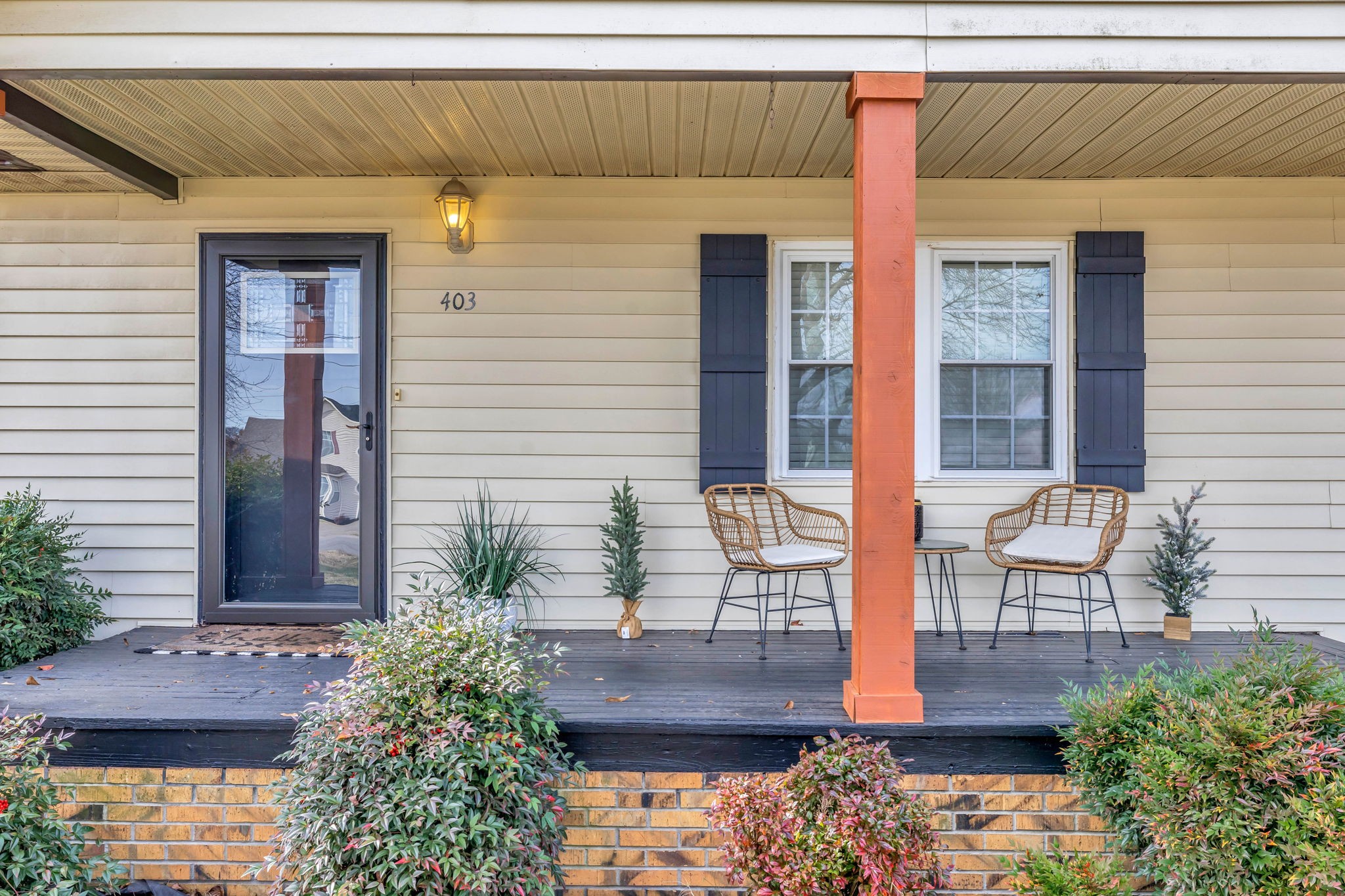 403 Mockingbird Drive Mount Pleasant, TN 38474 - Photo 6 of 26 a front view of house with outdoor seating
