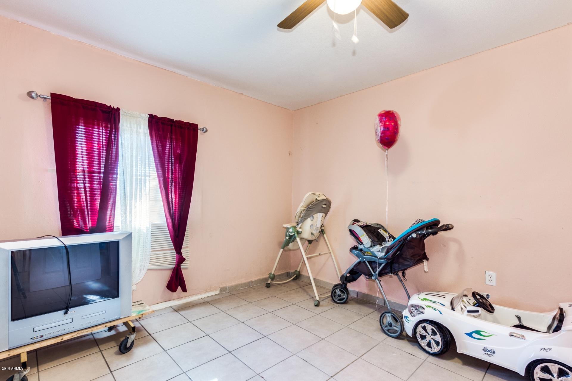 522 West Chipman Road Phoenix, AZ 85041 - Photo 14 of 20 Chipman (18)