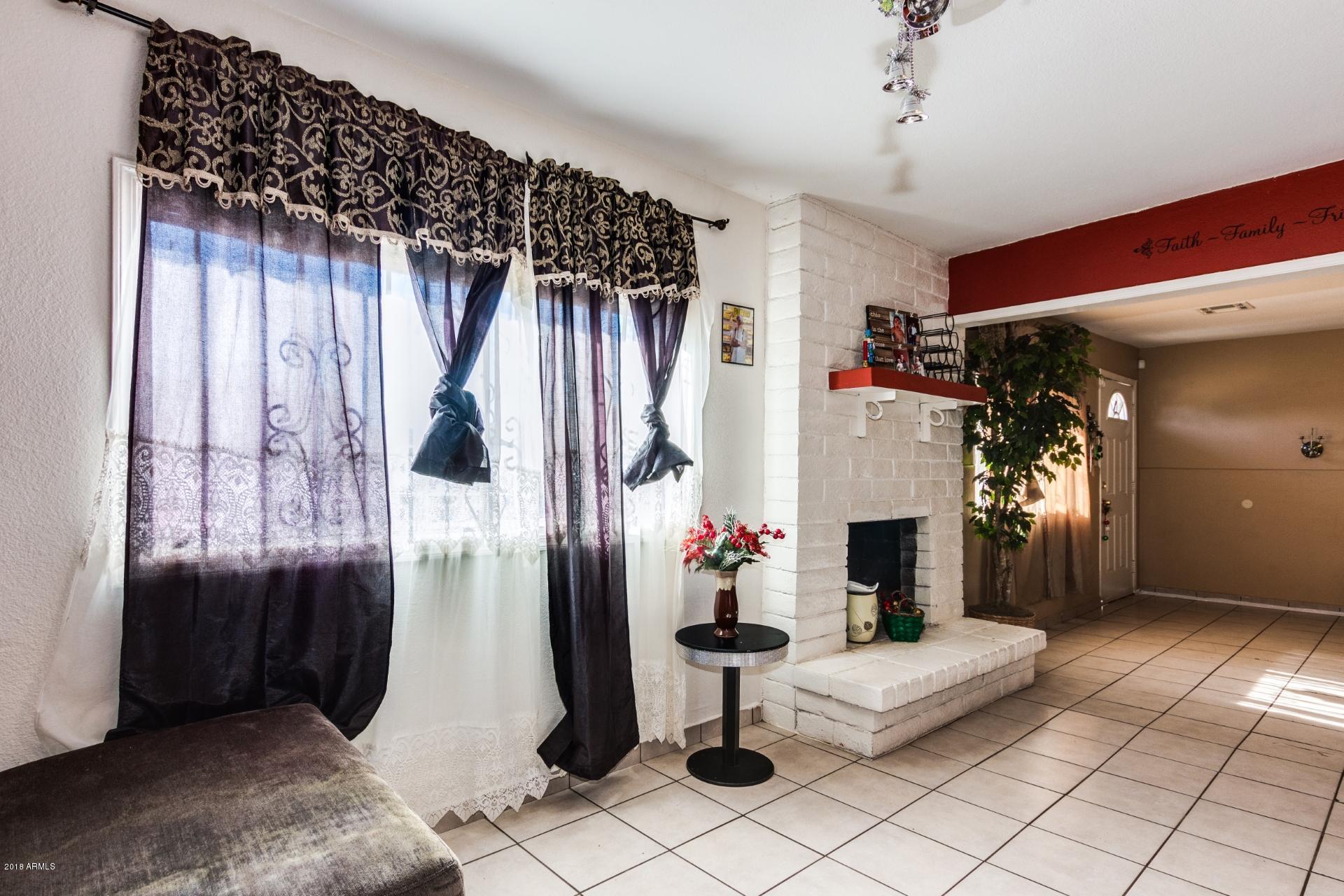 522 West Chipman Road Phoenix, AZ 85041 - Photo 4 of 20 Chipman (8)