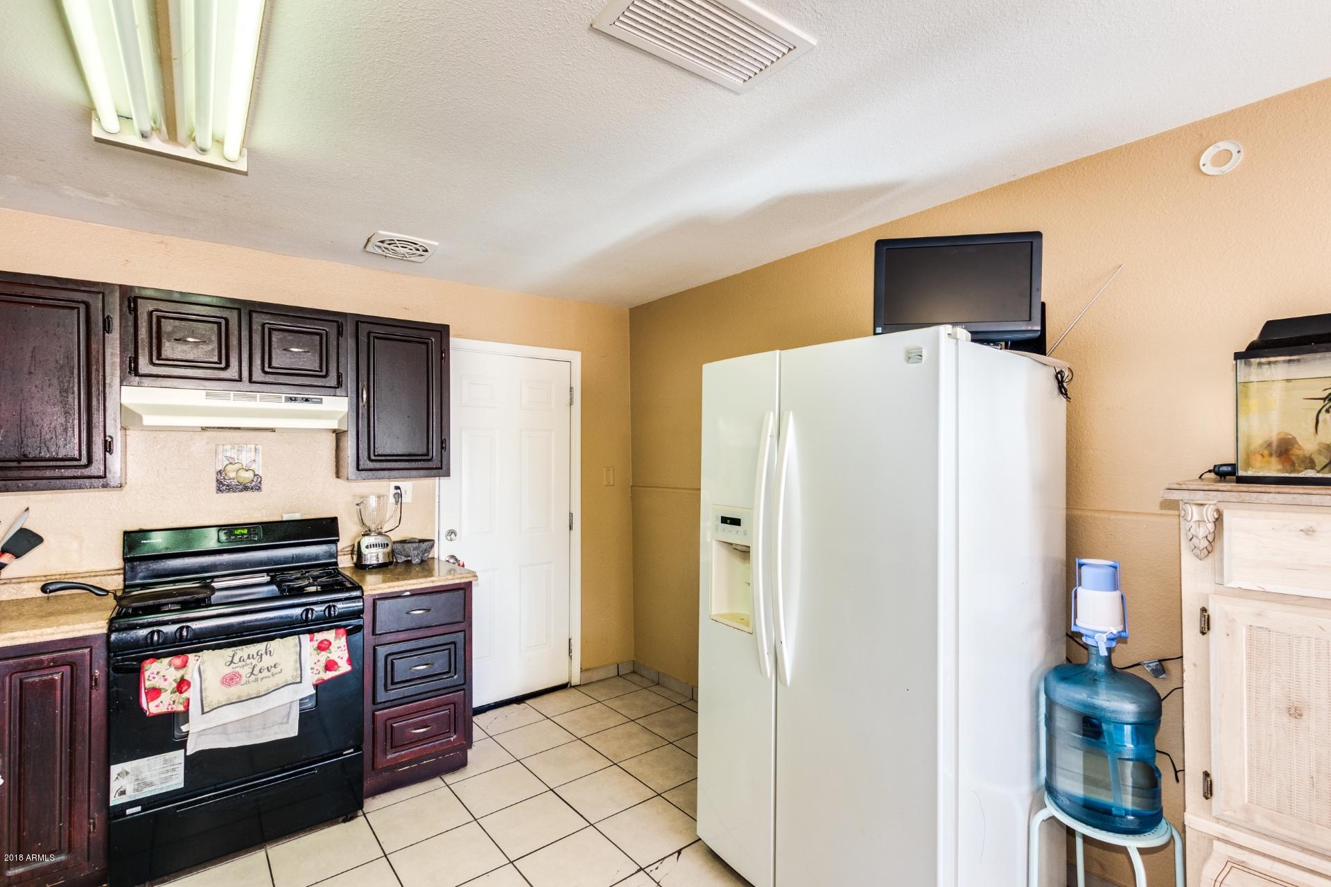 522 West Chipman Road Phoenix, AZ 85041 - Photo 6 of 20 Chipman (15)