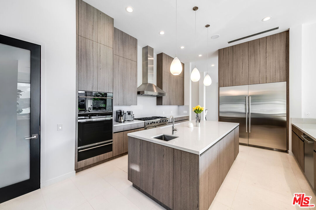 16167 Royal Oak Road Encino, CA 91436 - Photo 12 of 41