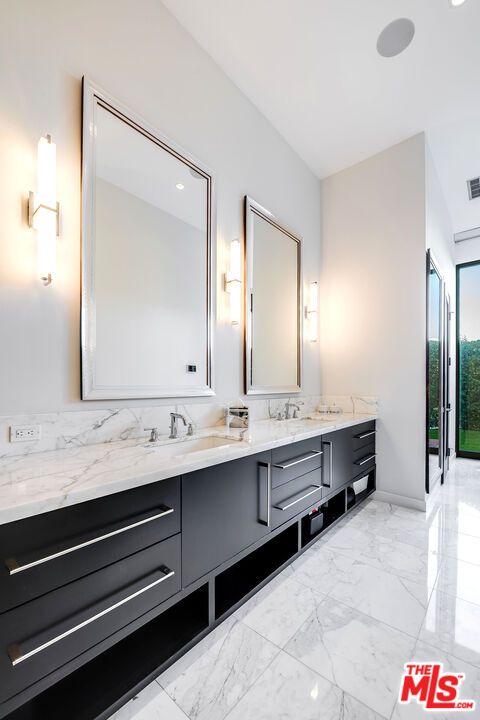 16167 Royal Oak Road Encino, CA 91436 - Photo 16 of 41