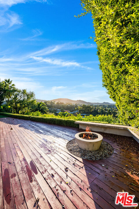 16167 Royal Oak Road Encino, CA 91436 - Photo 32 of 41