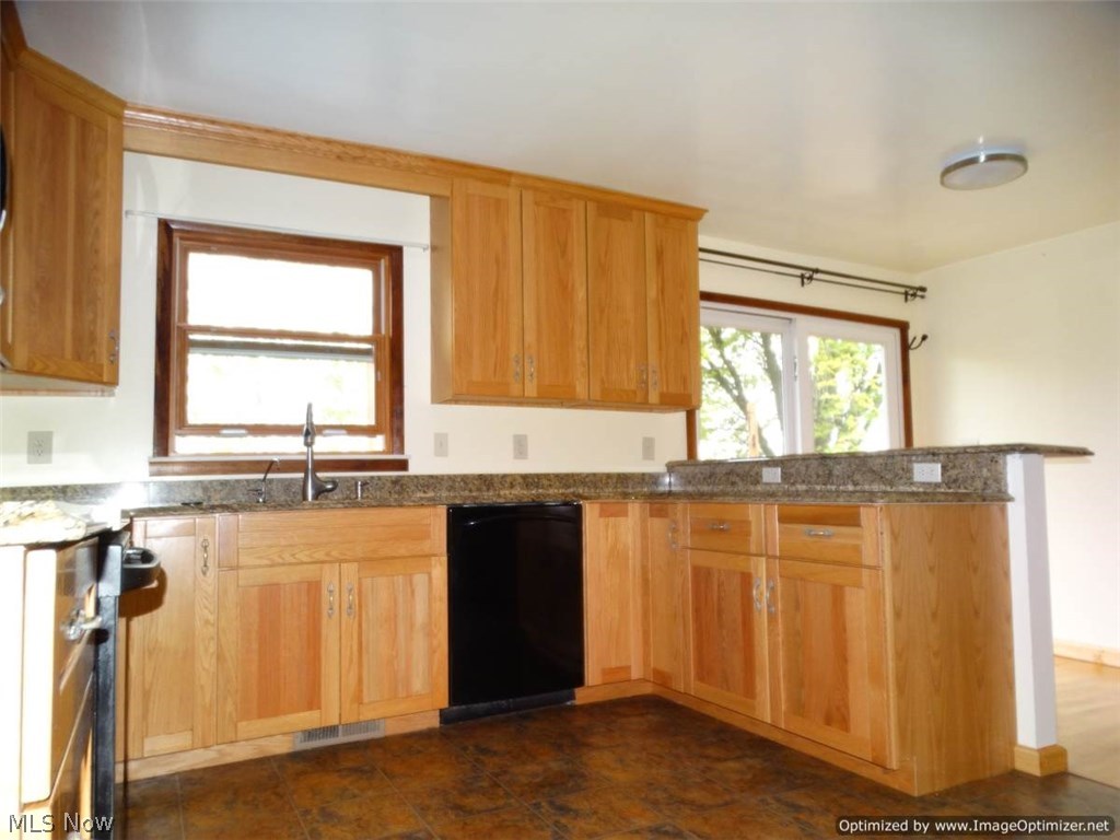 11218 Bartholomew Road Chagrin Falls, OH 44023 - Photo 9 of 29 Gallery Image 9