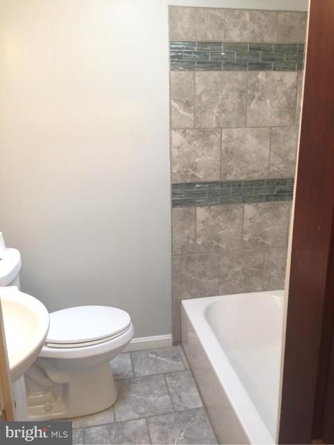 5440 Channing Road Baltimore, MD 21229 - Photo 16 of 28 Bath (Master)