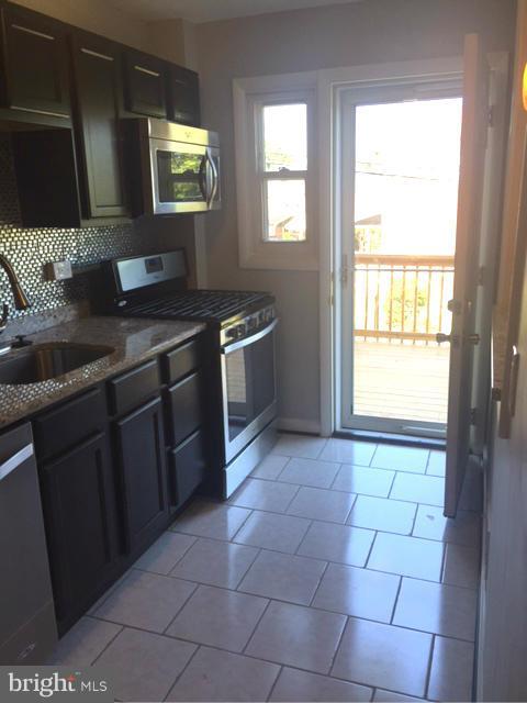 5440 Channing Road Baltimore, MD 21229 - Photo 6 of 28 Kitchen