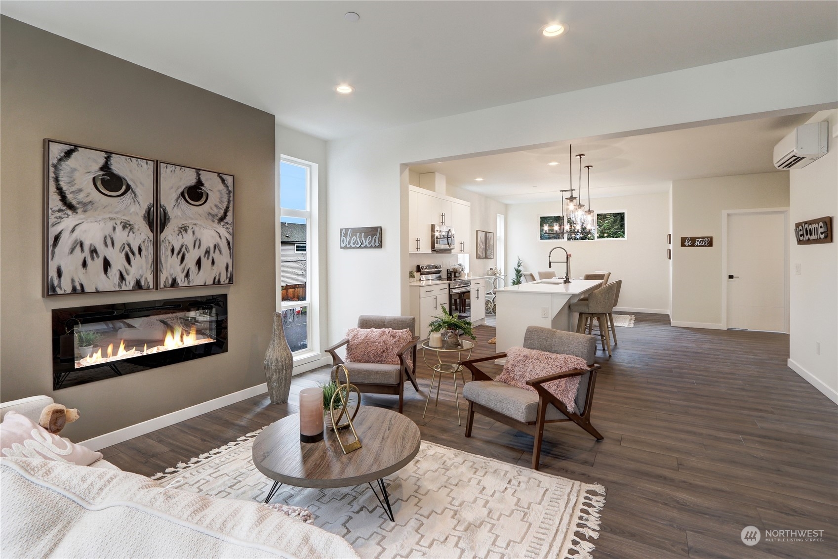 2527 Gibson Road, Unit A5 Everett, WA 98204 - Photo 4 of 21 a living room with furniture and a wooden floor