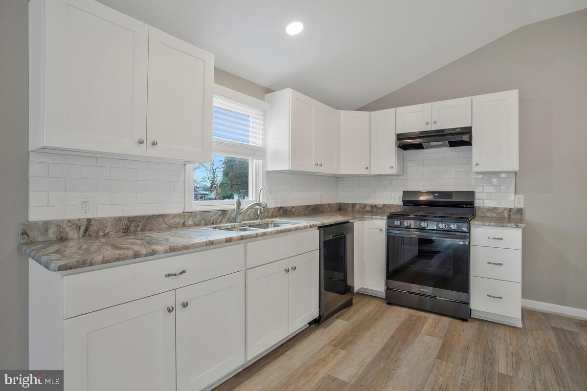 1696 Grandview Road Pasadena, MD 21122 - Photo 12 of 30 Gallery Image 12