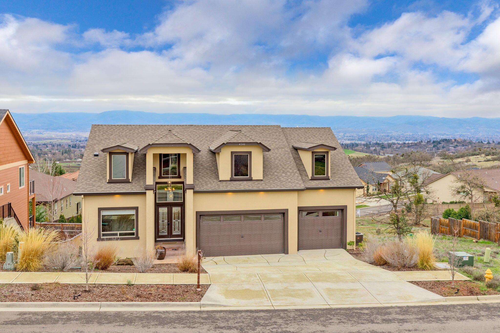 4240 Falcon Ridge Terrace Medford, OR 97504 - Photo 52 of 52 22-web-or-mls-ApxFRT (22)