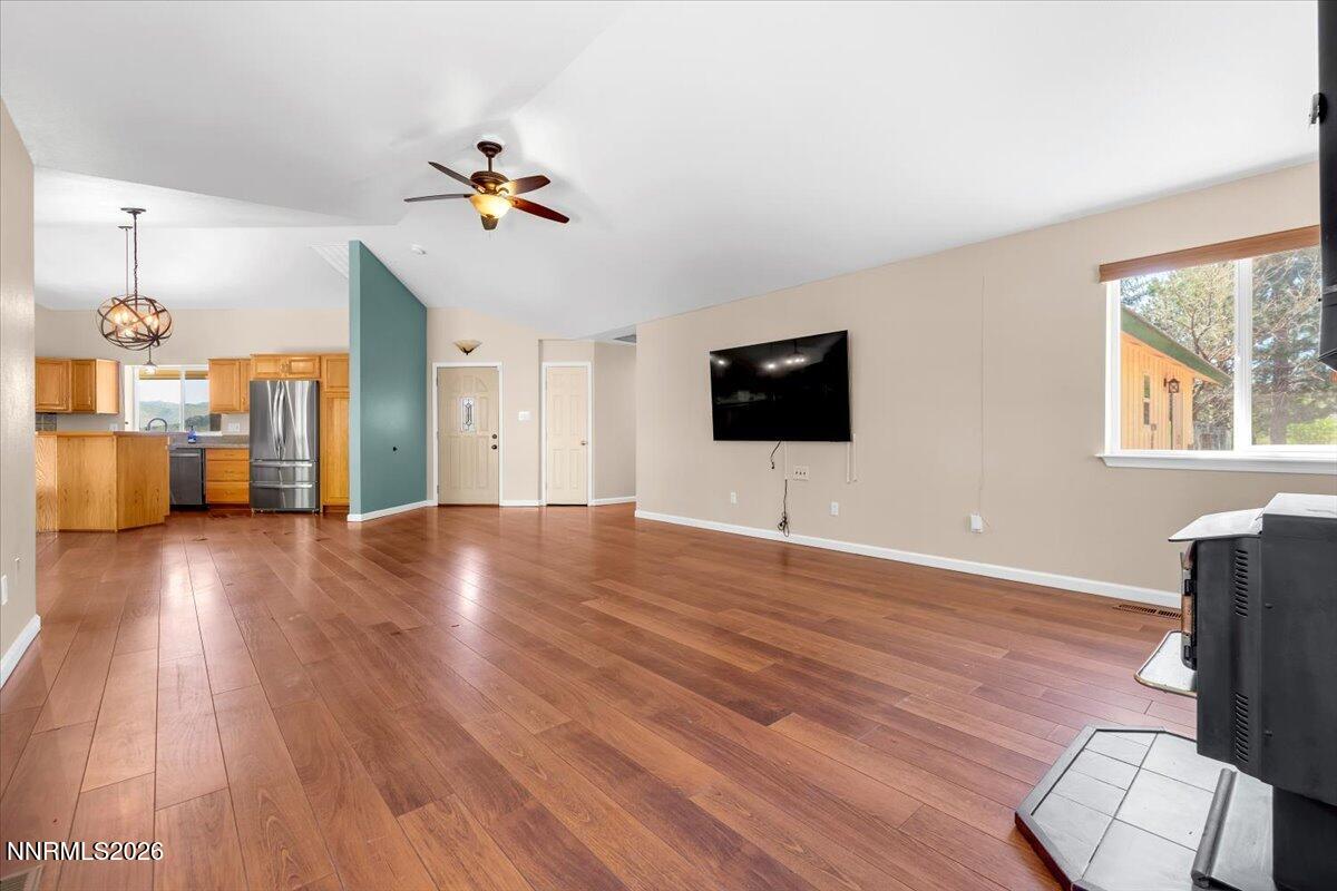 905 Thoroughbred Circle Reno, NV 89508 - Photo 12 of 71 Living Room