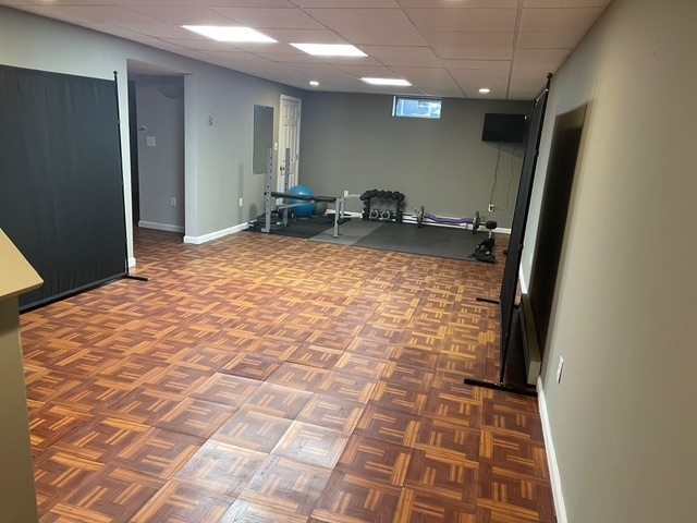 30 Renees Way Madison, CT 06443 - Photo 38 of 40 a very nice looking room with a large mirror