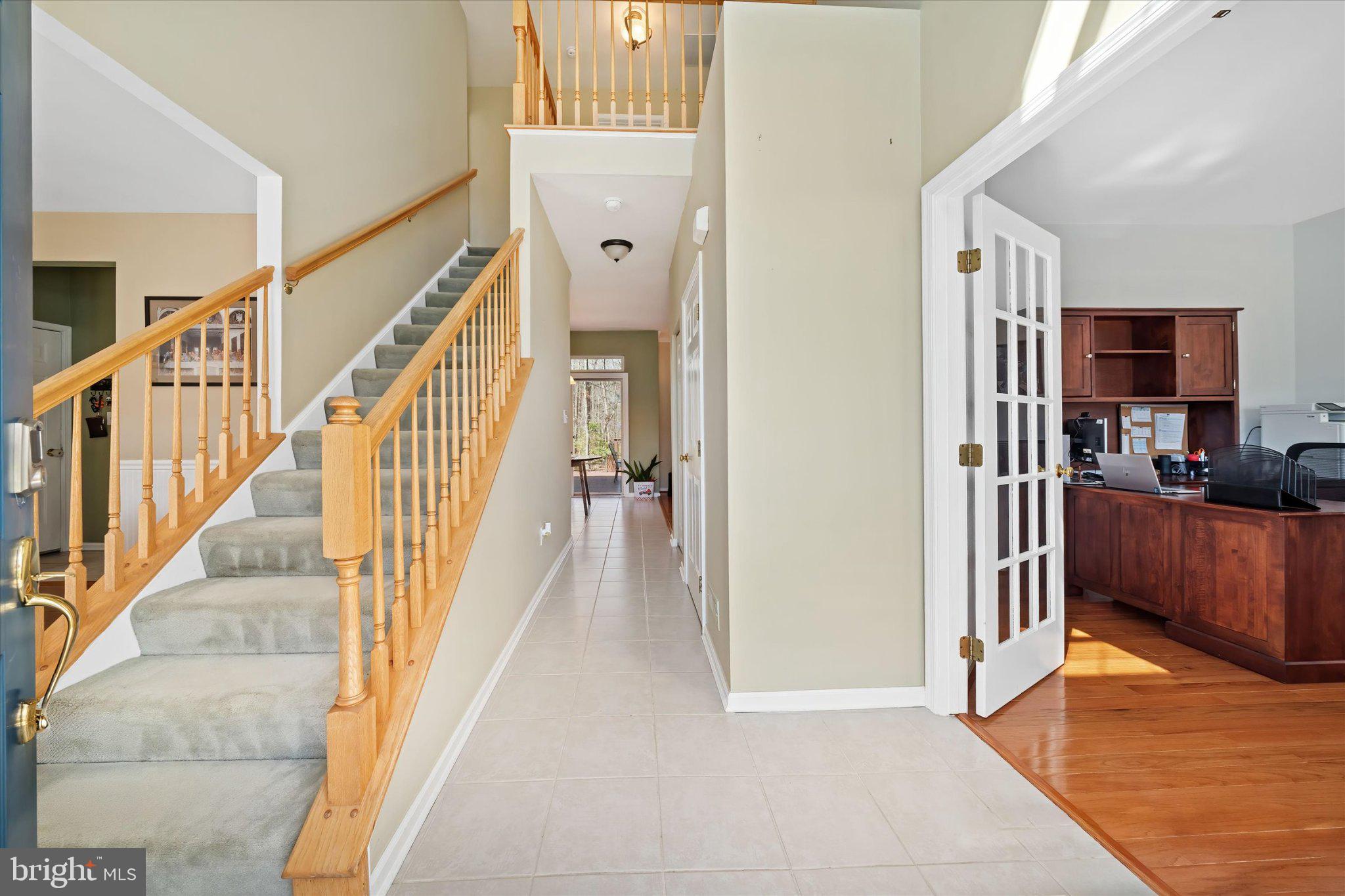 457 Preakness Run Newark, DE 19702 - Photo 22 of 55 Inviting foyer with elegant staircase.