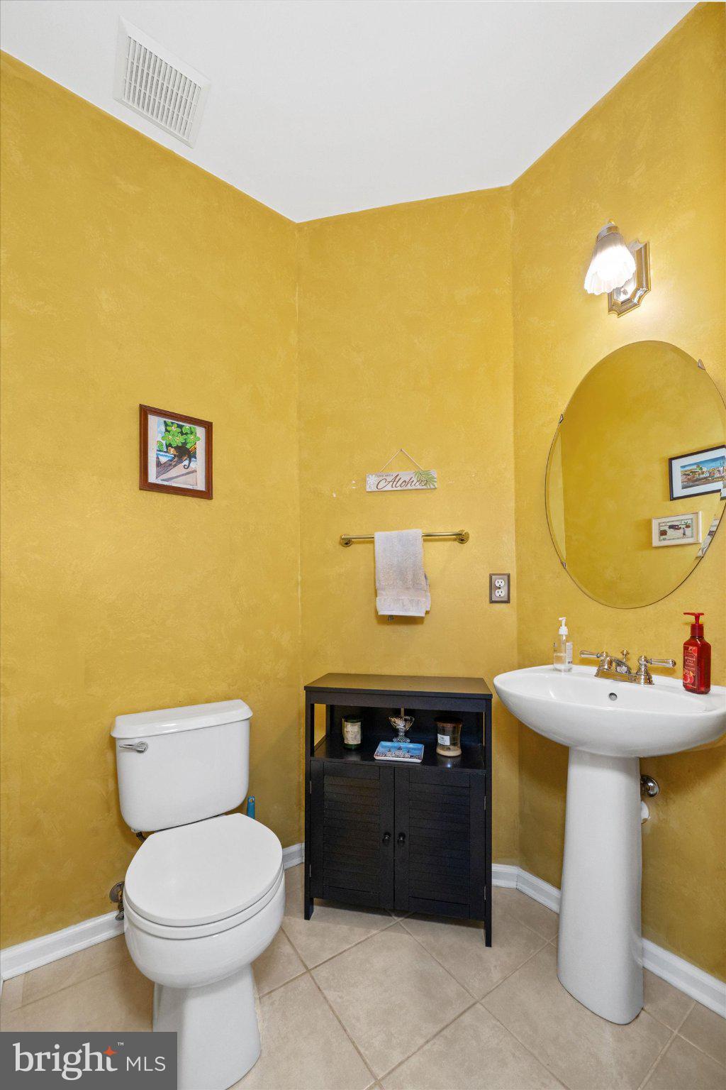 457 Preakness Run Newark, DE 19702 - Photo 39 of 55 a bathroom with a sink and a toilet