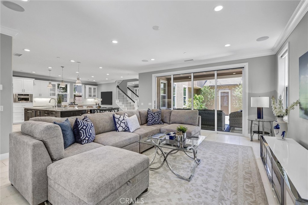 119 Patton Way Tustin, CA 92782 - Photo 7 of 58