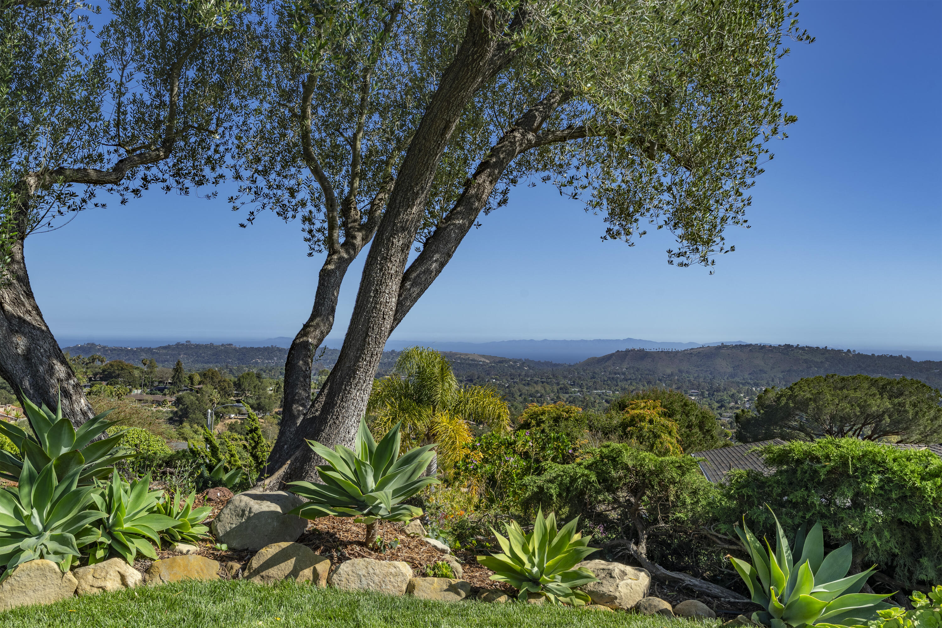 407 Northridge Road Santa Barbara, CA 93105 - Photo 2 of 27 Unobstructed Views