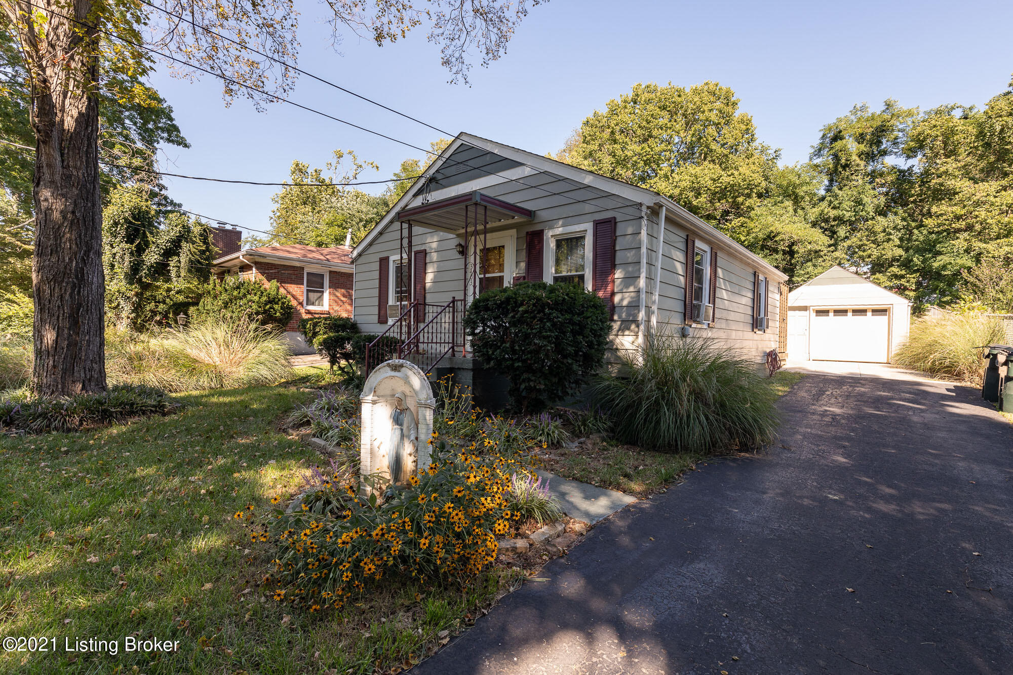 3403 Dell Road Louisville, KY 40299 - Photo 2 of 31 Dell002