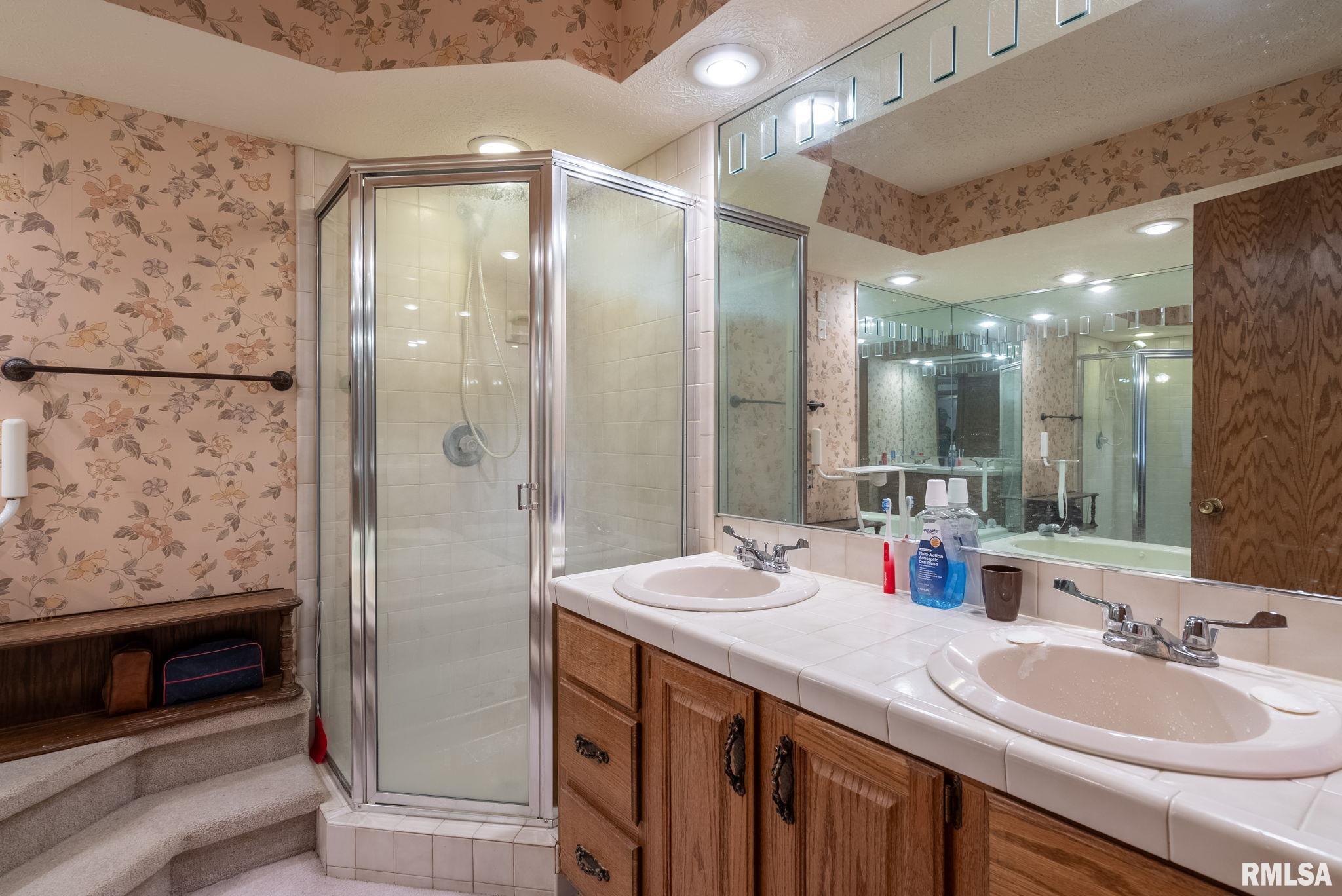 3317 East Ridge Place Bettendorf, IA 52722 - Photo 16 of 26 Gallery Image 16