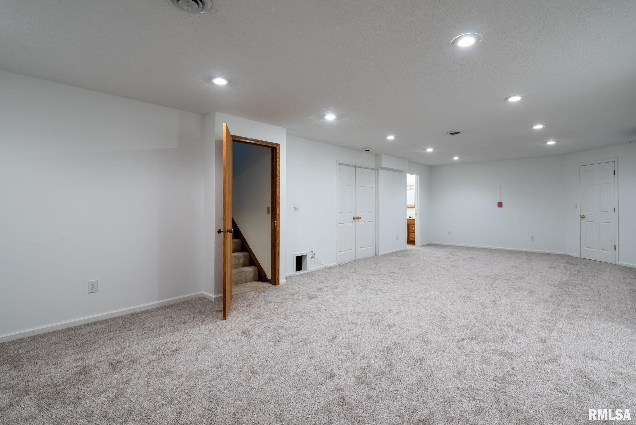 3317 East Ridge Place Bettendorf, IA 52722 - Photo 21 of 26 Gallery Image 21