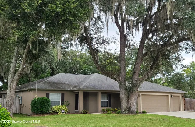 $395,000 | 1081 Meadowbrook Road Northeast, Palm Bay, FL 32905