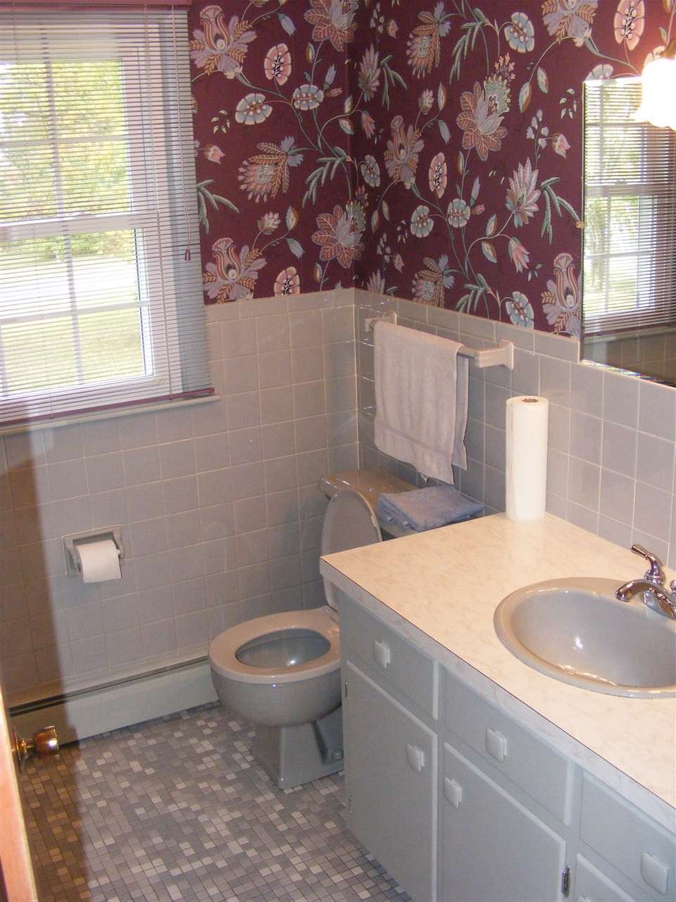 46 Maple Avenue Atkinson, NH 03811 - Photo 23 of 33