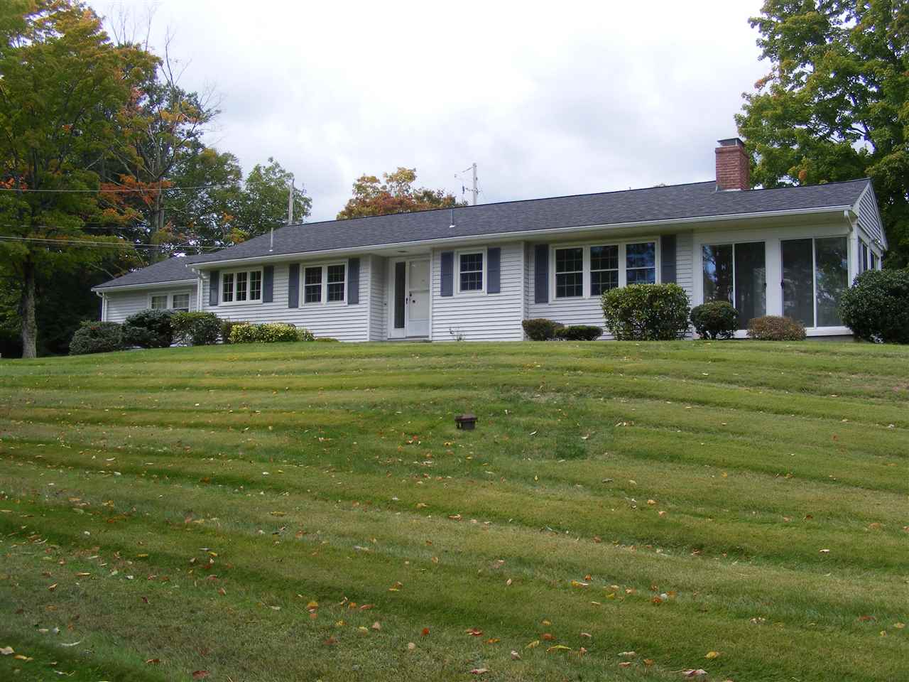 46 Maple Avenue Atkinson, NH 03811 - Photo 4 of 33