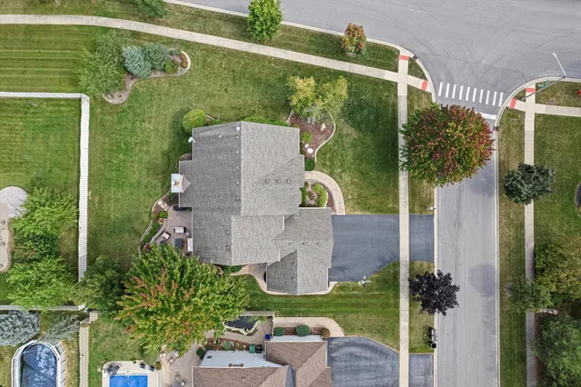 $590,000 | 1849 Moorland Lane, Crystal Lake, IL 60014