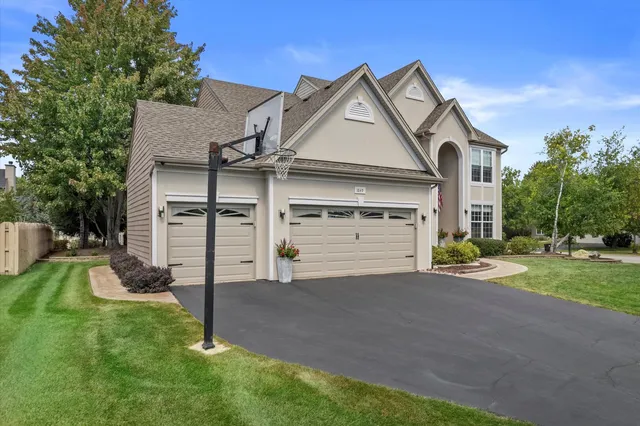 $590,000 | 1849 Moorland Lane, Crystal Lake, IL 60014